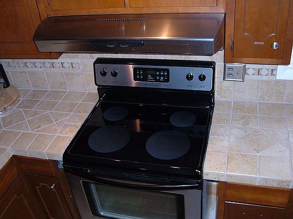 flat top range w/tile back