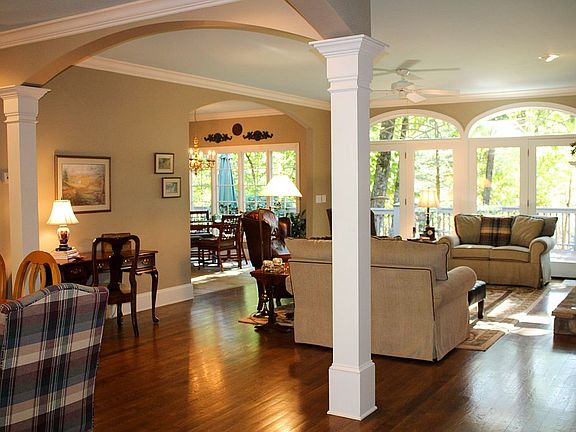 Open, inviting, living areas