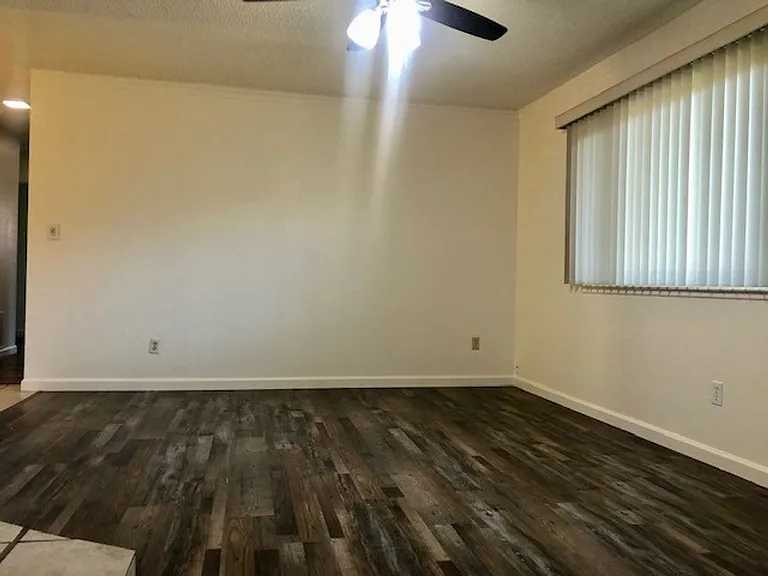 7521 Blackthorne Way — Photo 7