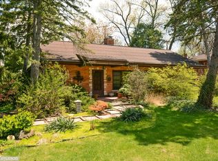 12701 S Deerwood Dr, Palos Park, IL 60464