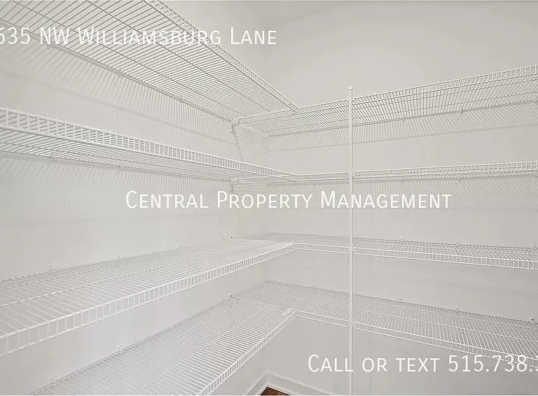 635 NW Williamsburg Ln — Photo 13