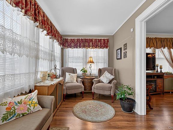 3rd image of 44 Remsen Street