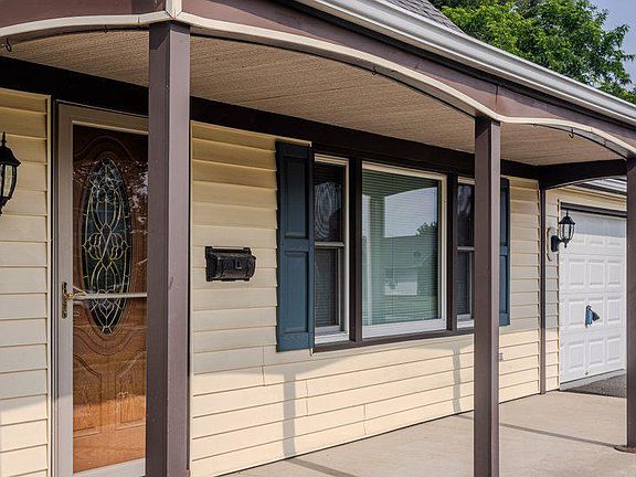 4th image of 32 Haskell Ln