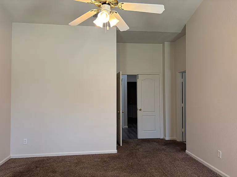 2941 E Decatur Ave — Photo 11