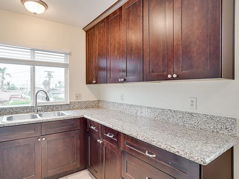 3846 Van Dyke Ave — Photo 11