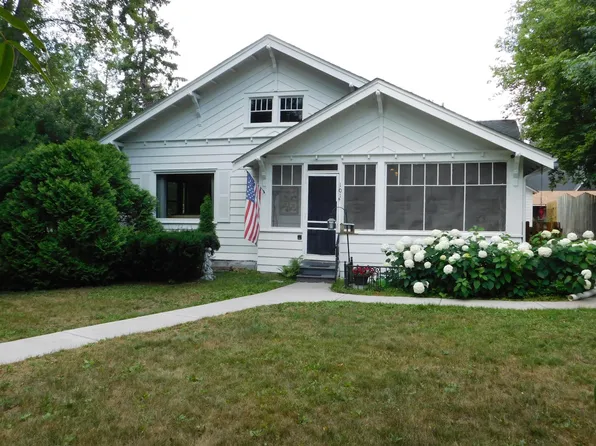 101 Busch Ave, Center City, MN 55012