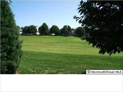 5th image of 49 Goldensprings Dr
