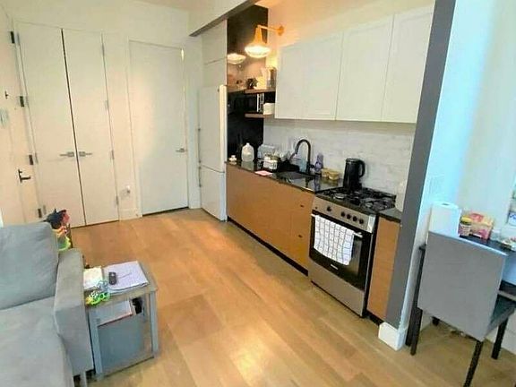 4th image of 80 Winthrop St #3B