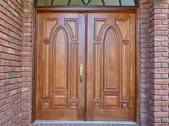 Beautiful Dual Entry w/ Glass Transom