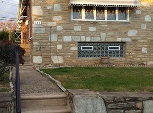 733 Charette Rd, Philadelphia, PA 19115