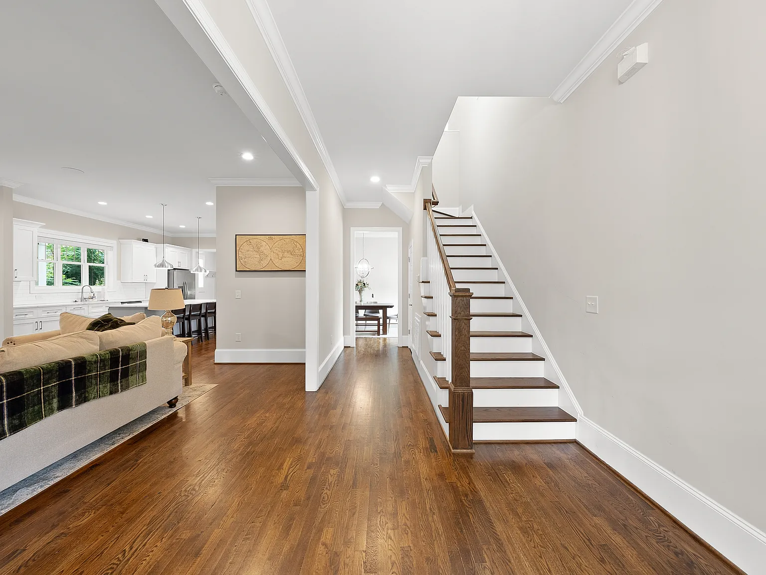 4 bed, 3.5 bath, 2787 sqft, $3,800 — Photo 4