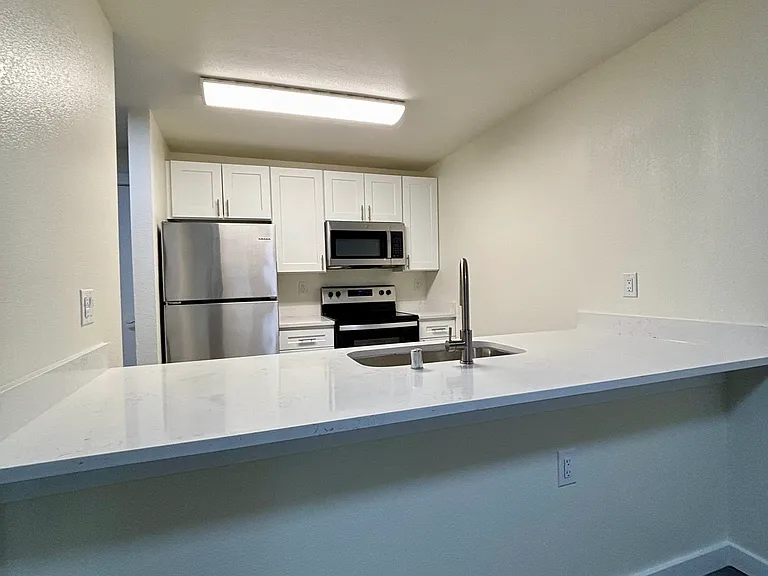 Olympic View Apartments — Photo 13