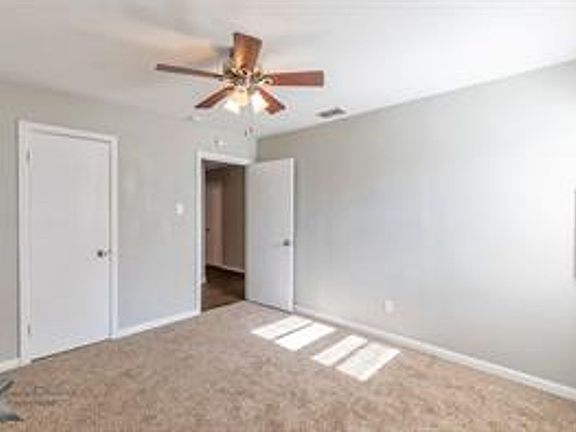 4th image of 233 Lexington Ave