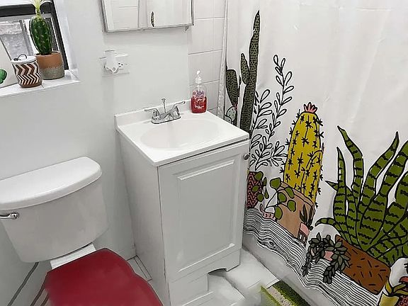 4th image of 164 E 107th St #2