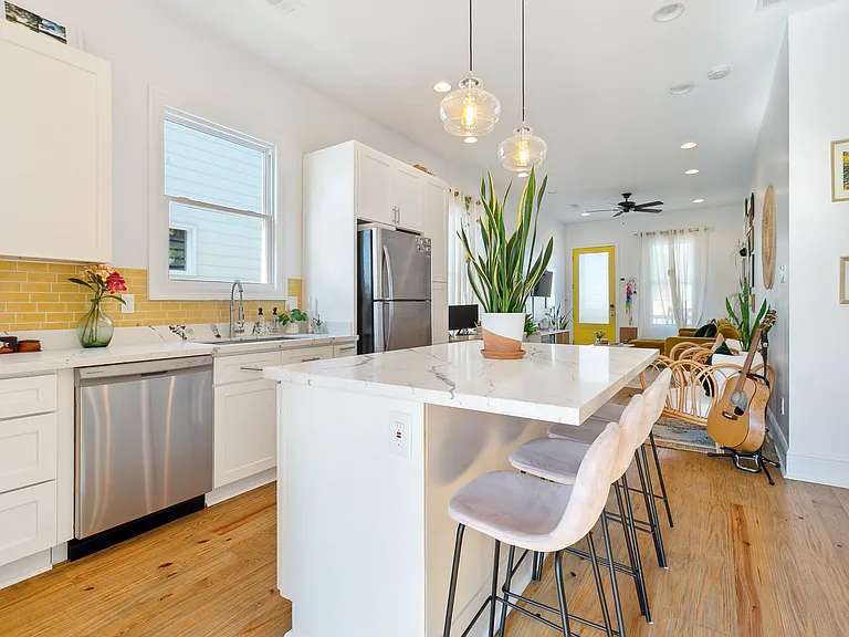 1213 Feliciana St — Photo 11