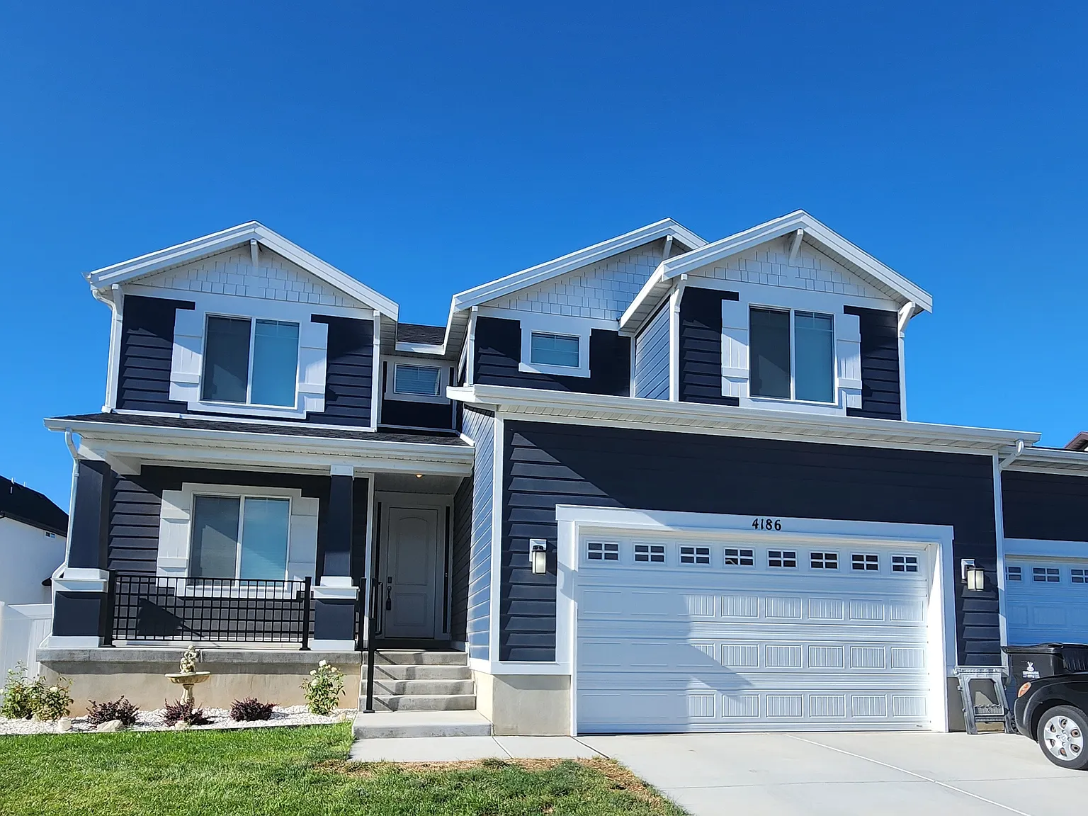 4 bed, 2.5 bath, 3583 sqft, $2,850 — Photo 2