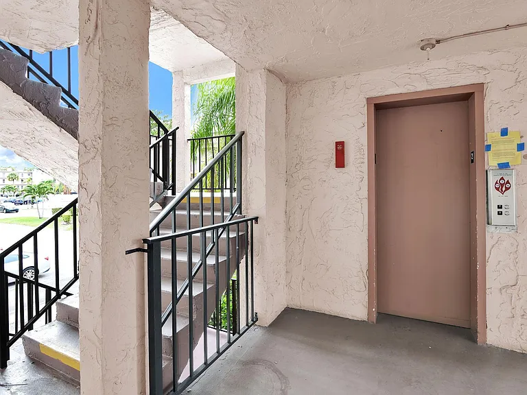 711 Lori Dr #204 — Photo 19