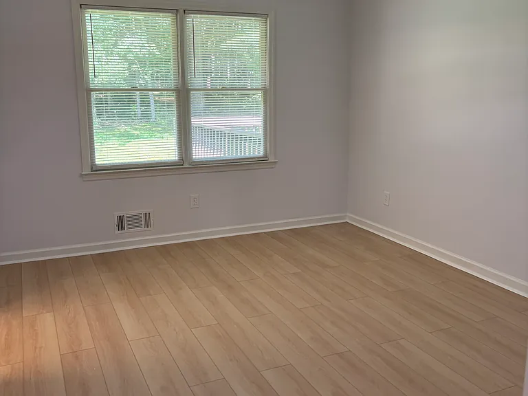 38 Stonehedge Dr — Photo 5