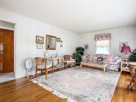 2nd image of 16 Lytton Ave