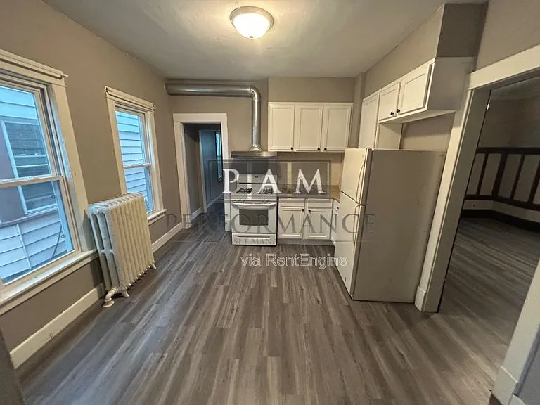 1213 S 72nd St — Photo 5