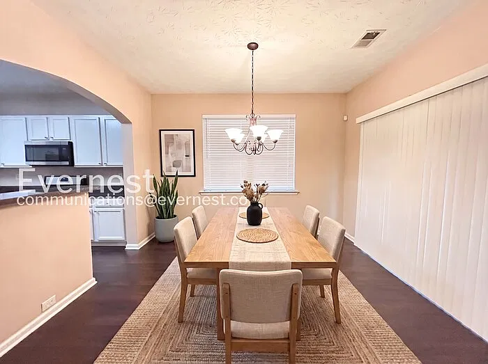 3 bed, 3.0 bath, 1868 sqft, $2,095 — Photo 4