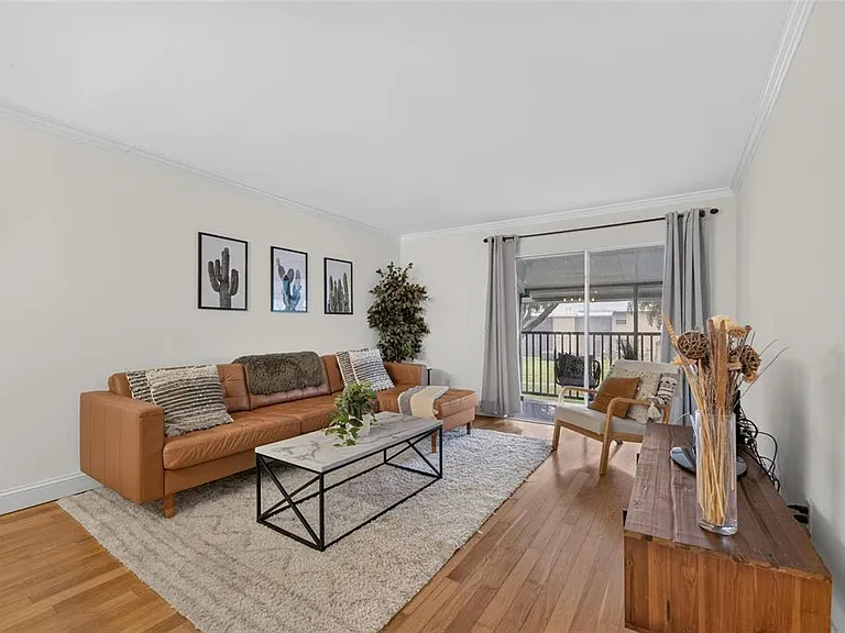 3812 N Oak Dr #M-32 — Photo 12