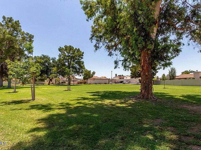 4760 W Wahalla Ln — Photo 58