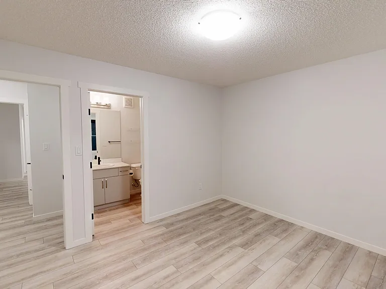 63 McLaughlin Dr — Photo 7