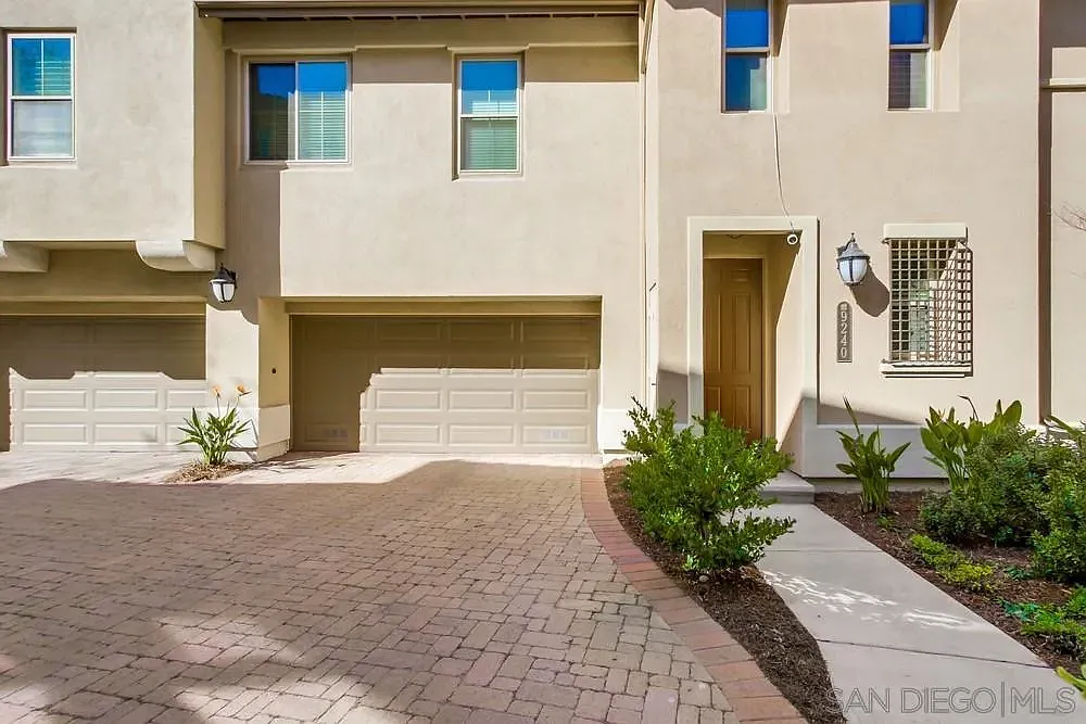 ESCALA in Mission Valley — Photo 3