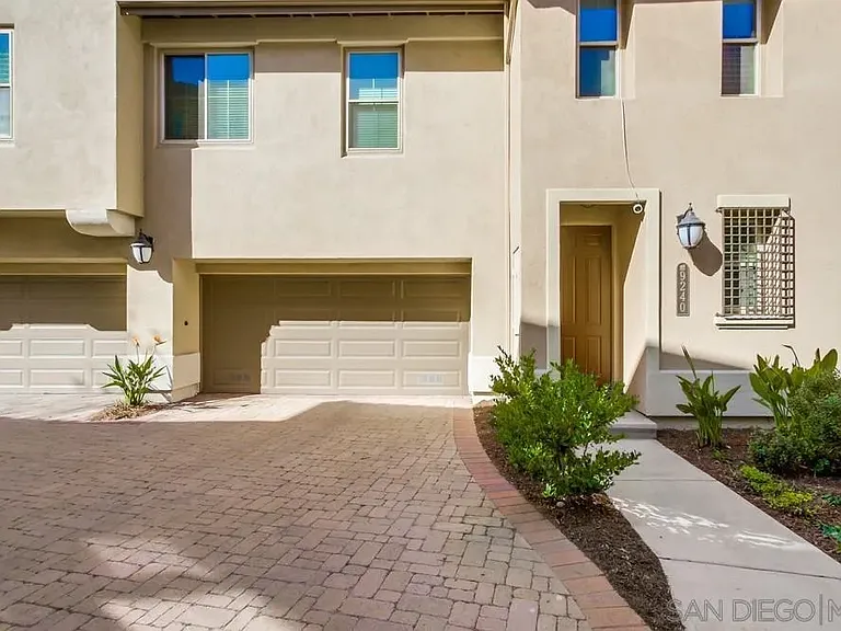 9240 Piantino Way — Photo 3