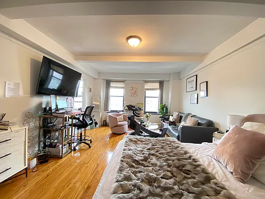 Rented by Compass | media 11