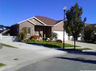 1472 W Meadow Acres Cir, Taylorsville, UT 84123