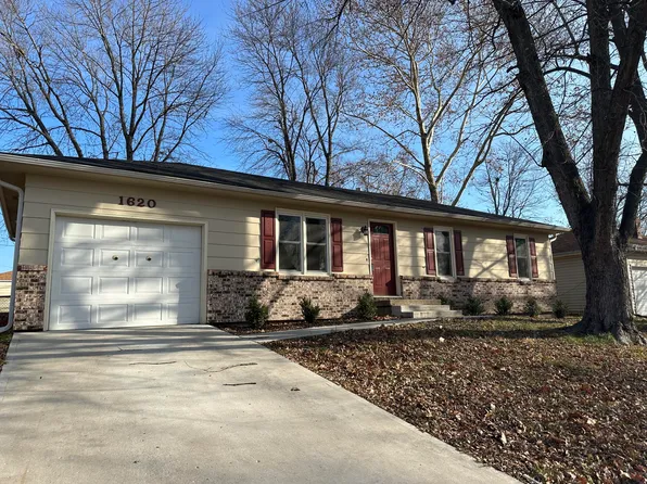 1620 Linn Ave, Marshall, MO 65340