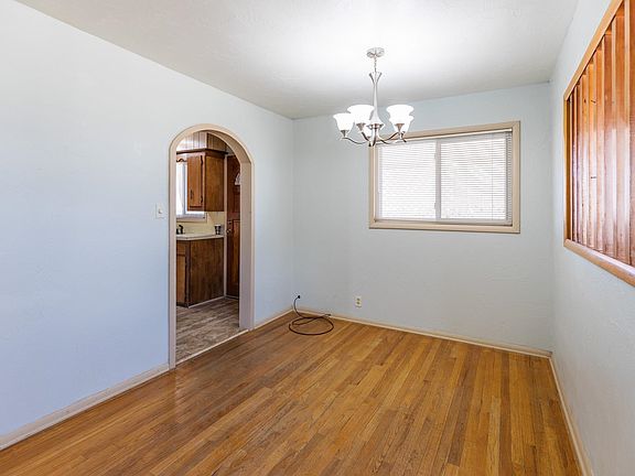 5th image of 1300 Greenwood Ln