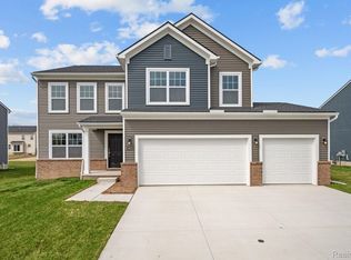 54631 Heron Cir, Chesterfield, MI