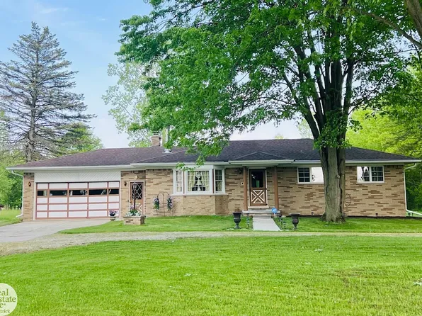 5711 McKinley Rd, China, MI 48054