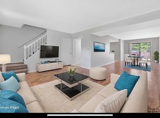 936 Cardiff Ct, Schaumburg, IL 60194