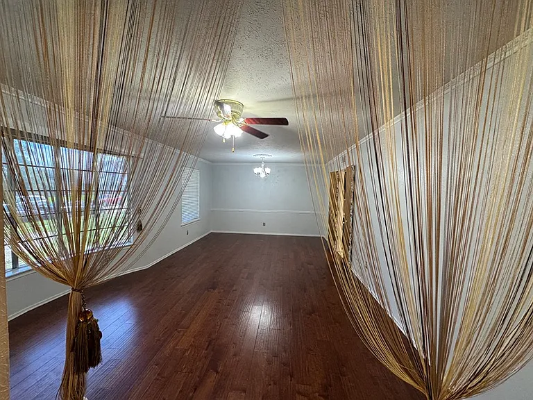 429 Sheffield Dr — Photo 49