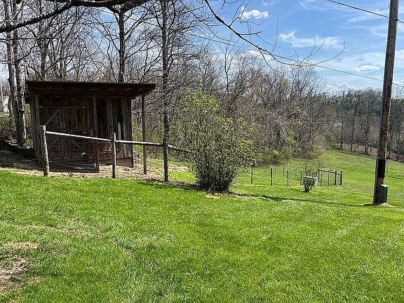4th image of 42305 Township Road 987
