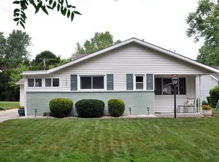23892 Vincent Dr, North Olmsted, OH