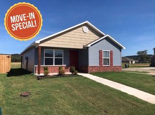 5002 W Claxton Cir, Fayetteville, AR 72704