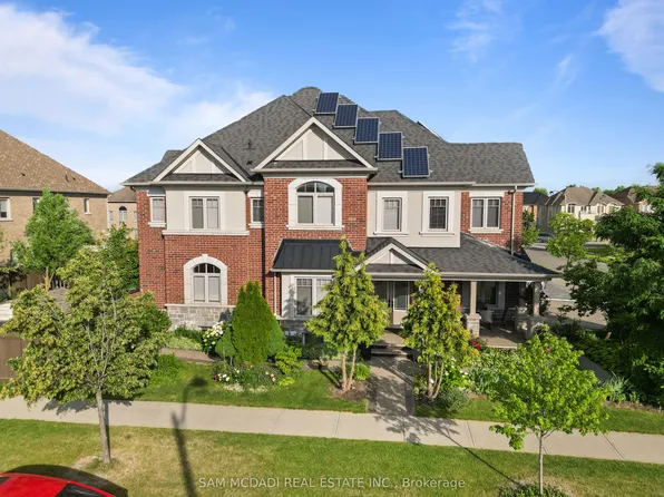 2 Bakersfield Rd, Brampton, ON L6P 2Z3