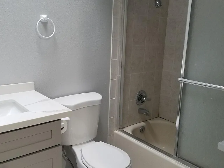 2111 Blaine Ave SE — Photo 7
