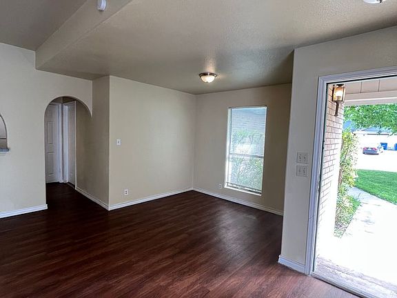 5th image of 2628 Gwendolyn Ln