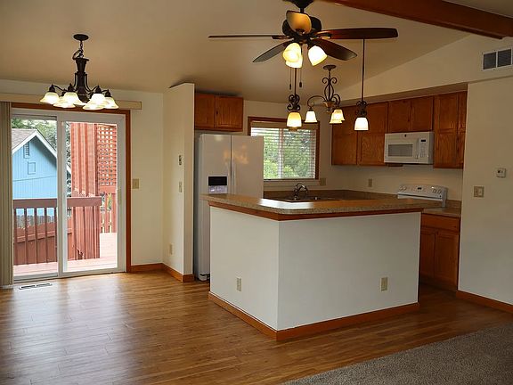 3rd image of 1841 Wintergreen Pl