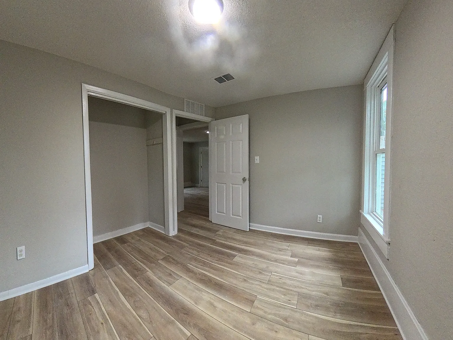 3 bed, 960 sqft, $1,325 — Photo 3