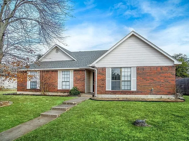 1509 Evergreen Dr — Photo 3
