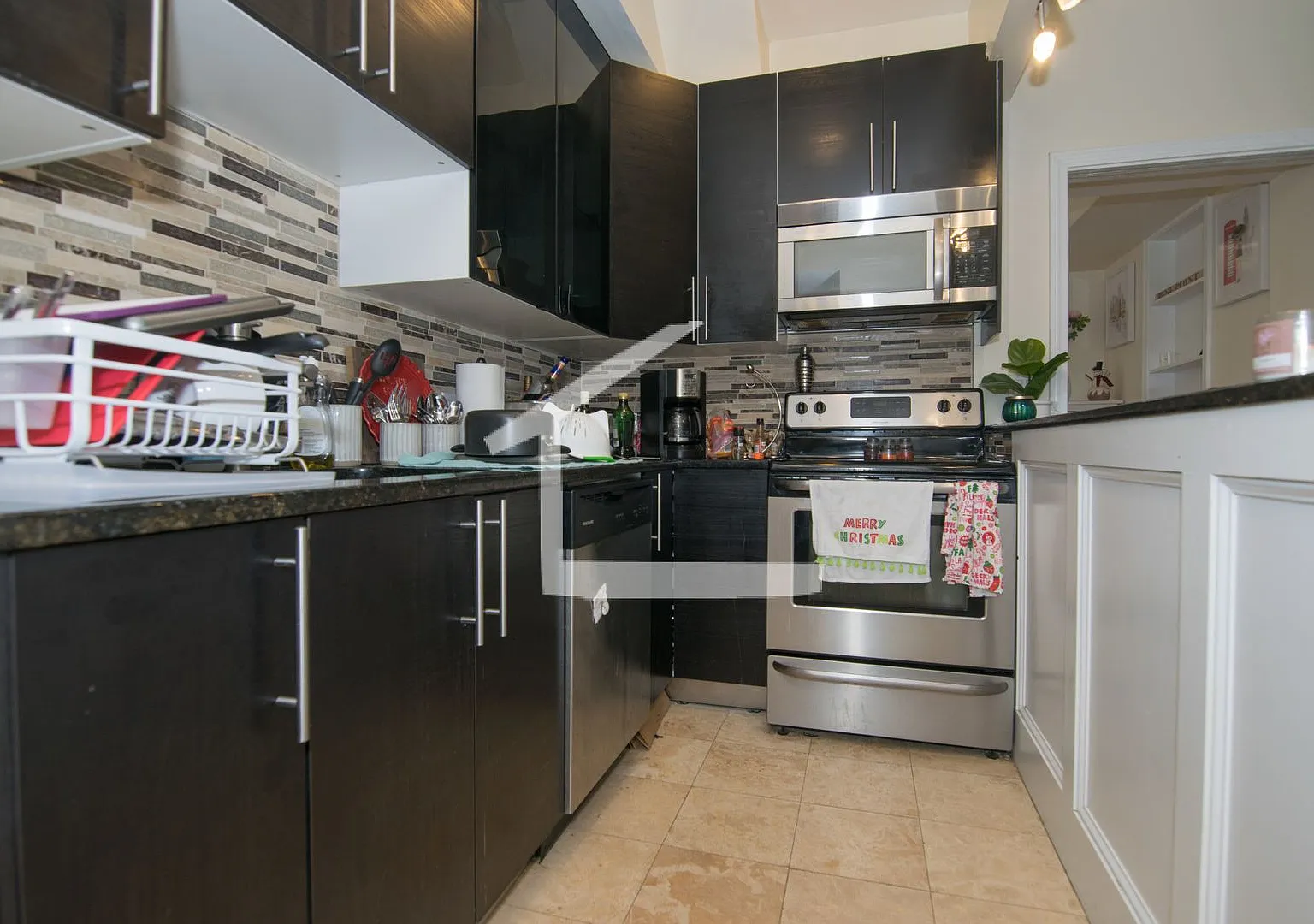 Nice 4 bed in Brookline — Photo 2