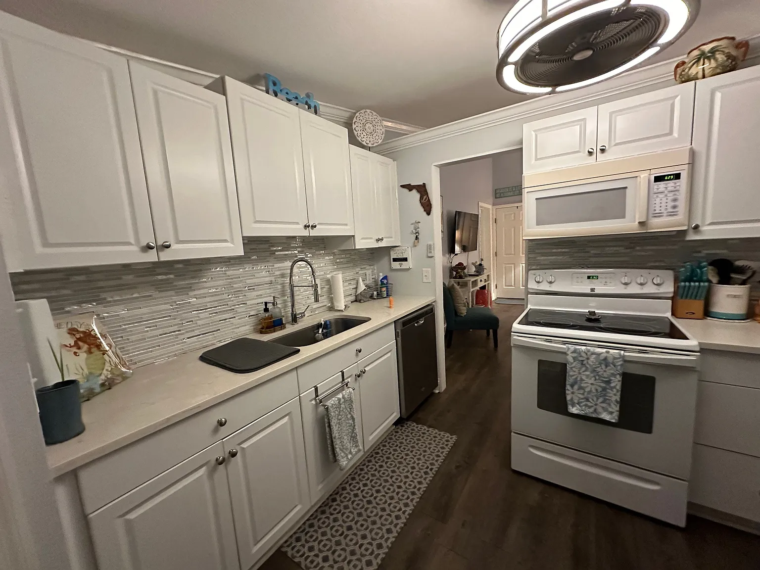 42 Jacaranda Cay Ct — Photo 4