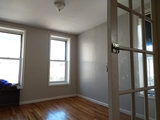 Rented by EXR | media 12